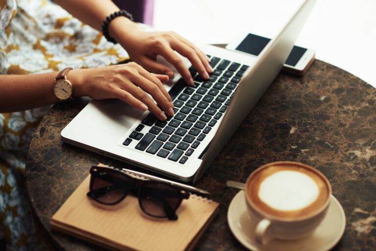How to Start a Blog in 2024 - An Easy Guide for Beginners
